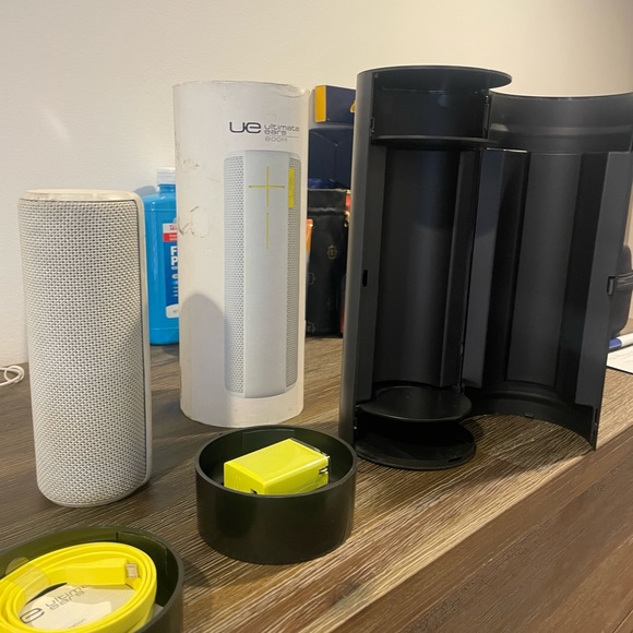 UE Boom speaker - Picture 5 of 6